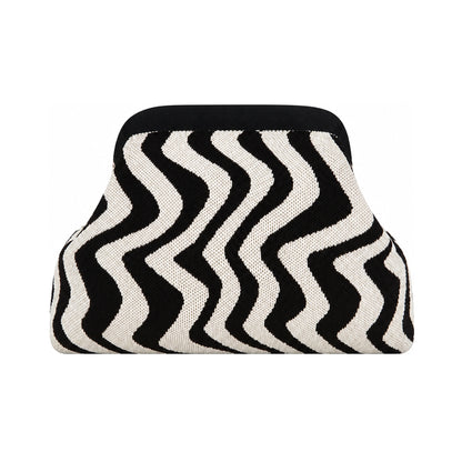 Knitty – The Snap-Shut Makeup Bag