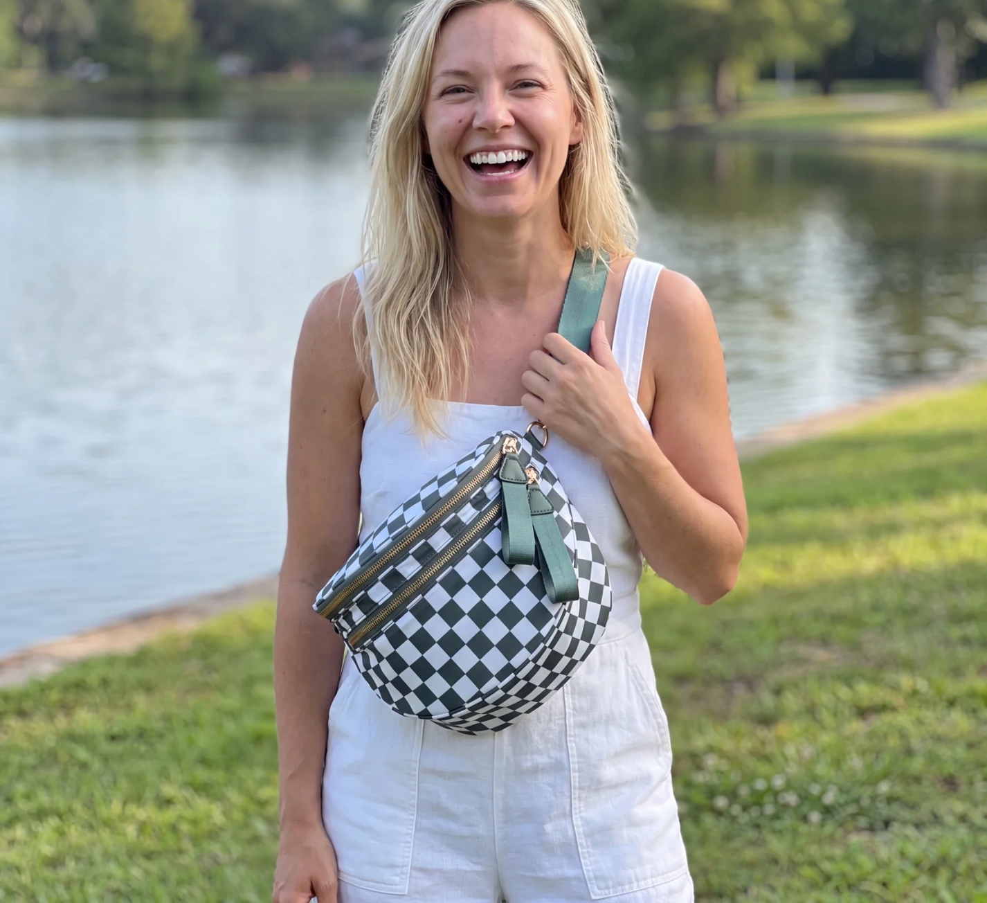 CARRIE - The Roomiest Bum Bag