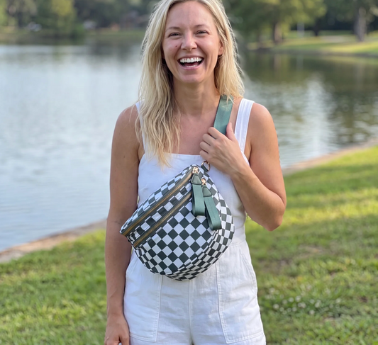 CARRIE - The Roomiest Bum Bag